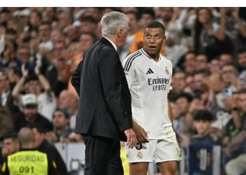 Real Madrid manager defends Mbappé amid struggles