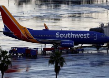 Gunfire strikes Southwest plane on tarmac at Dallas airport