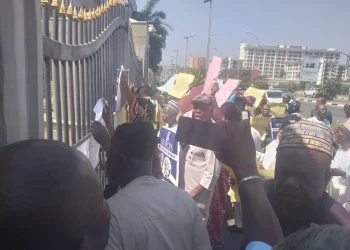 Pensioners take over Ministry of Finance in protest