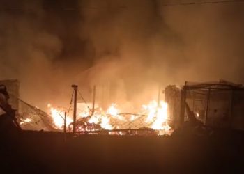 Early morning fire destroys Trademore Estate market in Abuja