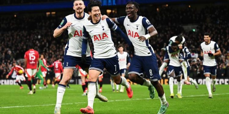 Tottenham defeat Manchester United 4-3 in thrilling win