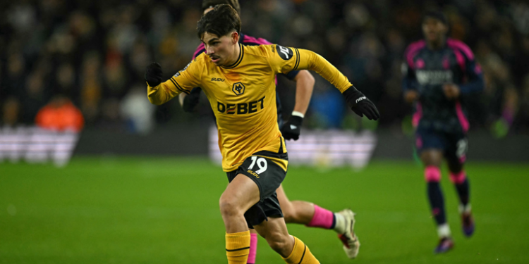 Six wins in a row: Nottingham crush Wolves 3-0
