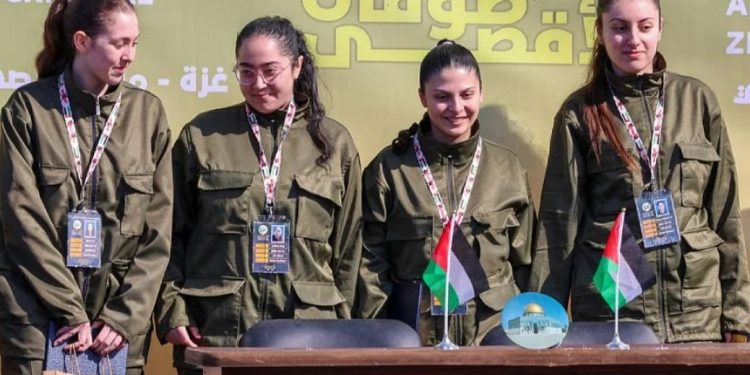 Israel welcomes four soldiers, bitter on civilian hostage in captive