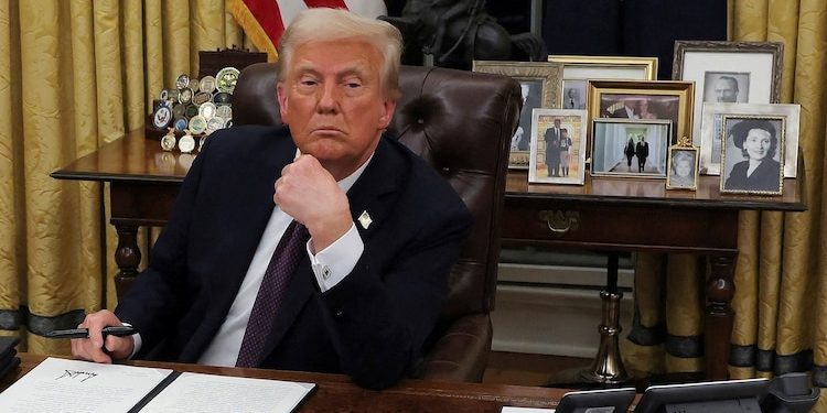 Judge blocks Trump’s birthright citizenship order