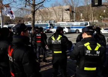 South Korean authorities halt Yoon's arrest