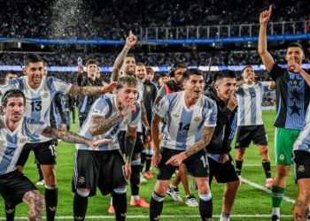 Argentina crushes Brazil 4-1, clinches World Cup spot