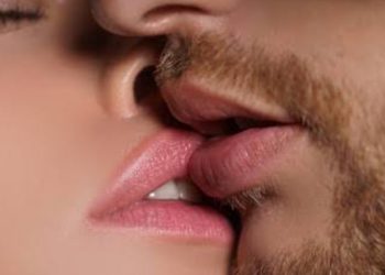 Kissing men with beard may lead to skin infections
