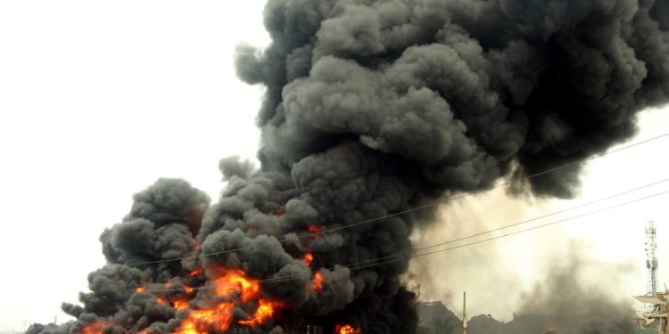 Explosion kills five at illegal petroleum site