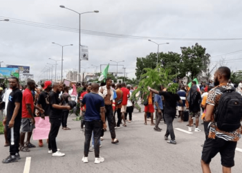 Women in Port Harcourt protest against Fubara