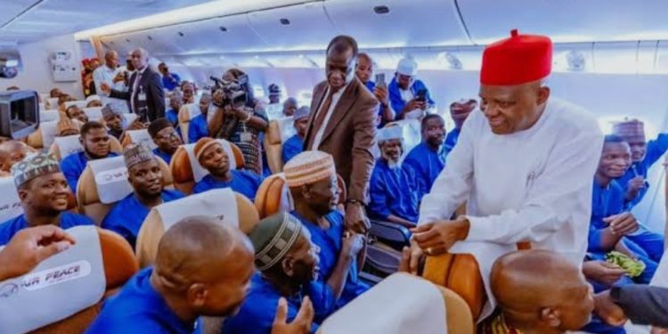 Nigerian pilgrims arrive Madinah as hajj flights begin