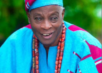 Falae claims victory in 1999 presidential election