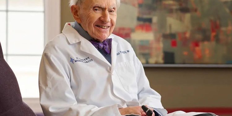 Dr Howard Tucker
