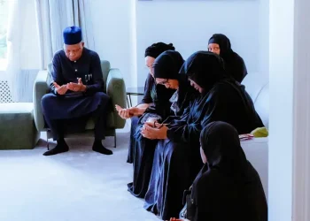 Shettima visits Buhari’s family in London