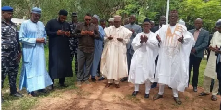 Why Muslim burials avoid coffins by tradition