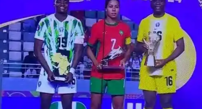 lL-R: Rasheedat Ajibade, Ghizlane Chebbak and Chiamaka Nnadozie with awards. Photo: Soar Super Eagles/XChiamaka Nnadozie