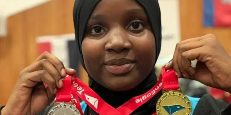FG gifts teenager who won global English contest N200,000