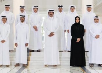 Qatar Emir honors brightest young graduates