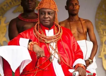 Oba of Benin presents birthday gift to Okpebholo