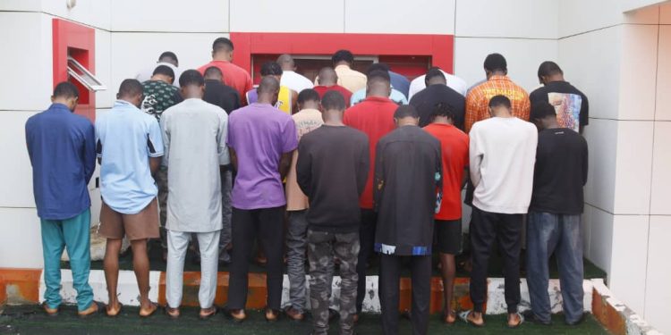 EFCC arrests 28 internet fraudsters in Kwara State