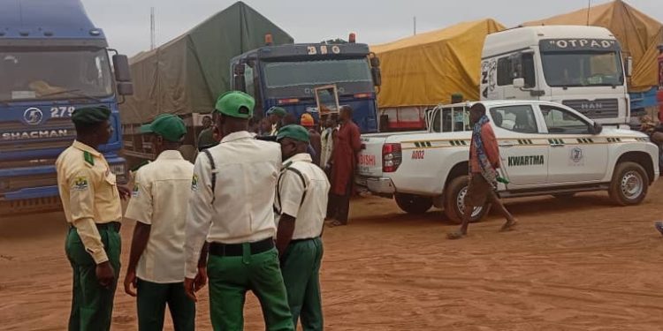 Kwara begins decongestion of Ogbondoroko-Afon Road