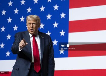 U.S. plans cash incentive for migrant teens