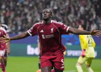 Liverpool breaks losing streak with 5-1 win at Frankfurt