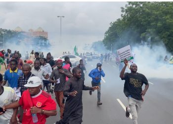 Police confront protesters for Kanu in Abuja