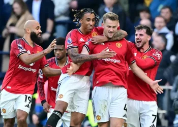 Manchester United snatch draw as De Ligt scores