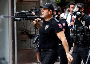 Turkish police target illegal alcohol networks
