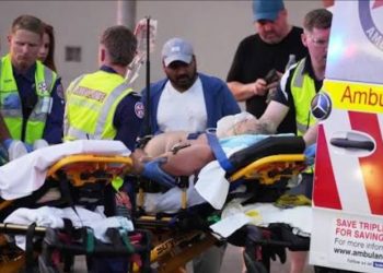 Gunmen kill 11 at Australian beach