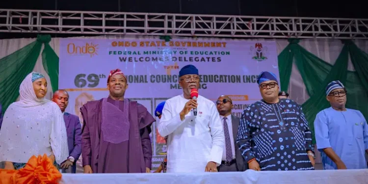 Aiyedatiwa lauds Tinubu’s students loan scheme