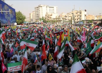 Iranians stage nationwide rallies against invaders