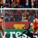 Galatasaray’s Mario Lemina scores a diving header in the seventh minute after Victor Osimhen’s pass