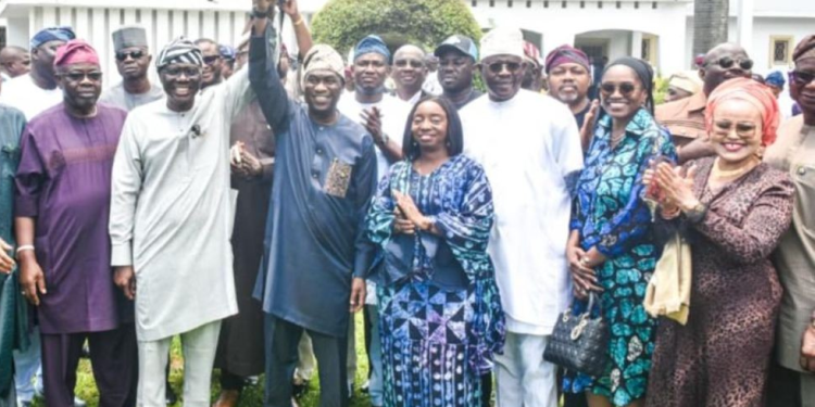 Governor Babajide Sanwo-Olu endorses Deputy Obafemi Hamzat at the Lagos State House Marina on Monday