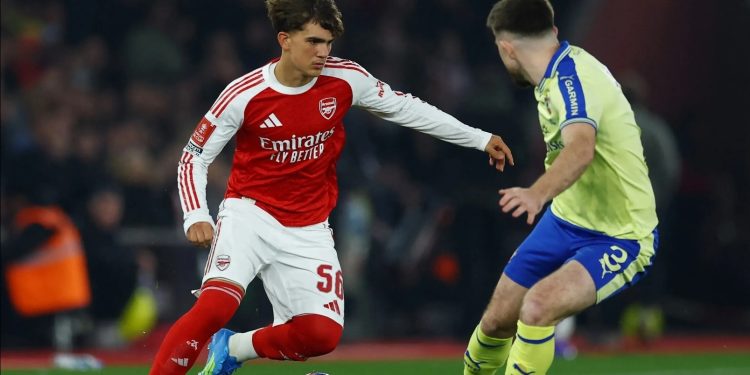 Woeful Arsenal crash out of FA Cup