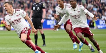 Arsenal survives West Ham scare with lone goal