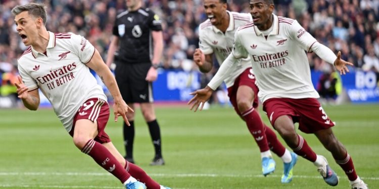 Arsenal survives West Ham scare with lone goal