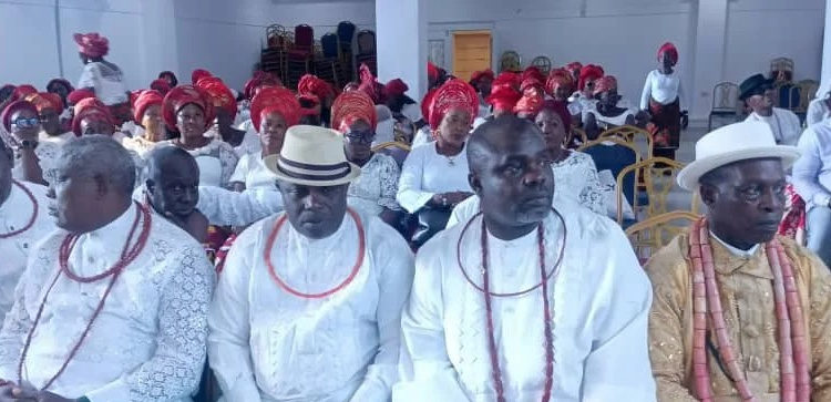 Warri leaders at a news conference held in Warri on Sunday