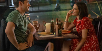 Zoey Deutch, Nick Robinson Star in 'Voicemails for Isabelle' Trailer