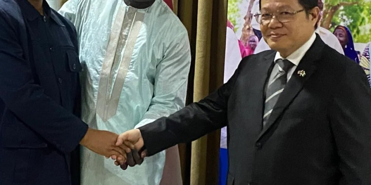 R-L: Amb. Thirapath Mongkolnavin, Mr Edouard Thiam and Mr. Olubunmi Olusanya.
