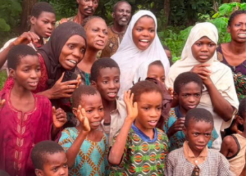 Recently released school children and teachers in Oyo State