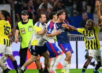 France’s Guendouzi attacked by Lyon fans at Champions League match