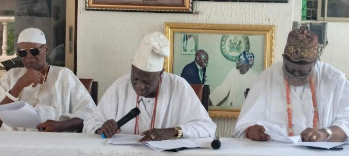 Leaders of the Fusengbuwa Ruling House address a press conference on the succession process for the vacant Awujale stool of Ijebuland.