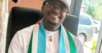 Oyewole Mayowa Solomon, chairman of the All Progressives Congress in Ijumu Local Government Area of Kogi State, collapses and dies during a party reconciliation meeting in the council.