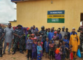 Police operatives in Kaduna with rescued victims who were abducted by armed men in Birnin Gwari Local Government Area.