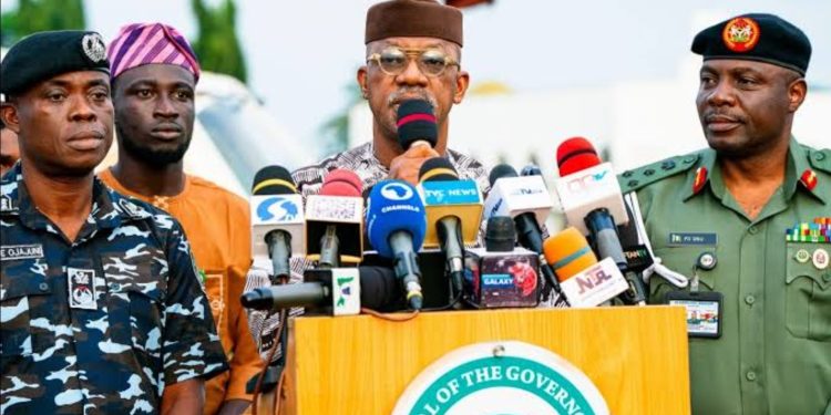 Governor Dapo Abiodun, with heads of security agencies, addressing the press after the rescue of Gateway Polytechnic students.