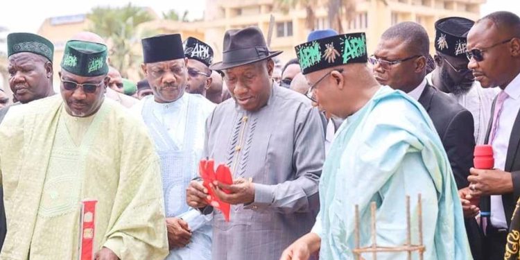 President Goodluck Jonathan commissioning road projects in BAUCHI STATE
