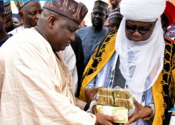 Cash and food grains donated to victims of banditry by Senator Abdul'aziz Yari in Zamfara State