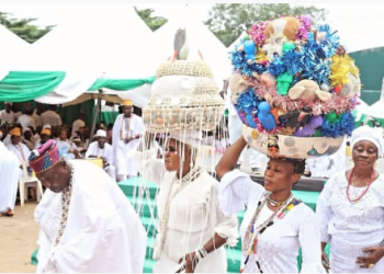 Traditional worshippers observe Ìsèse Day during a cultural and religious gathering