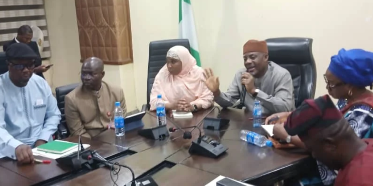 The Federal Government and labour unions reach a five-point agreement to resolve the dispute over the proposed management arrangement involving King’s College, Lagos.